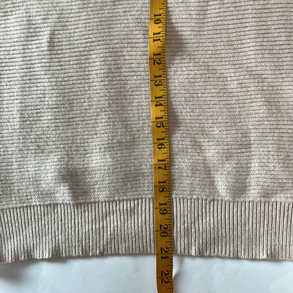 Carpetcom women’s long sleeve turtleneck, ivory sweater side shoulder zipper XL - Picture 13 of 13